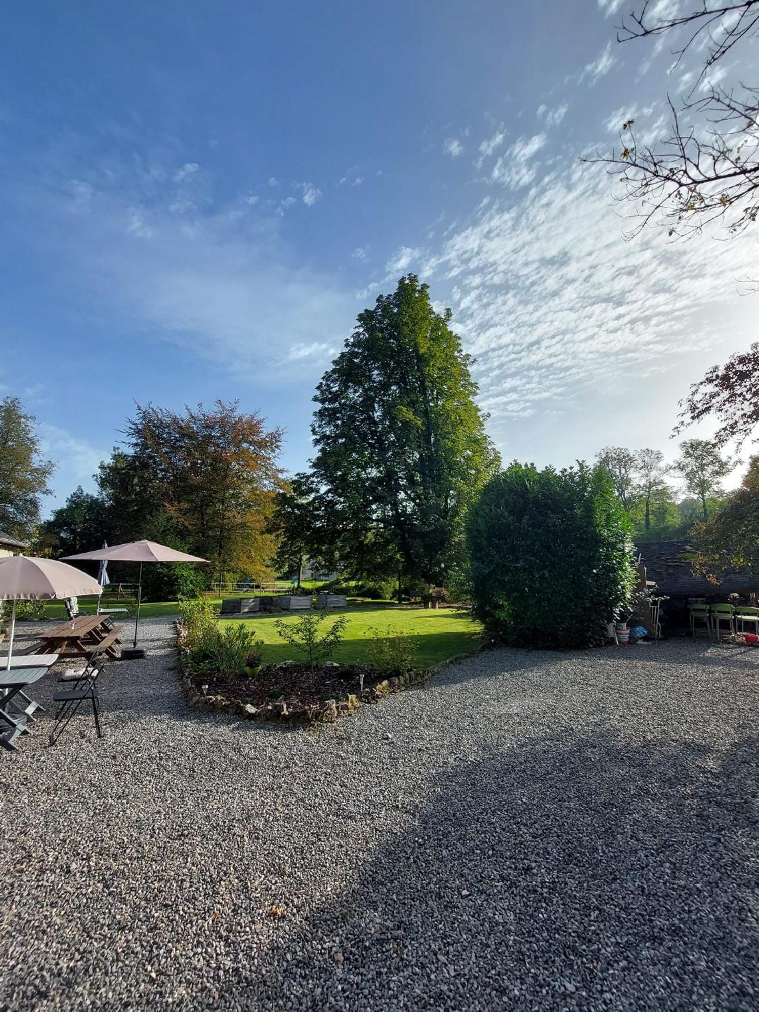 Au Doux Chardon Bed & Breakfast Durbuy Exterior foto