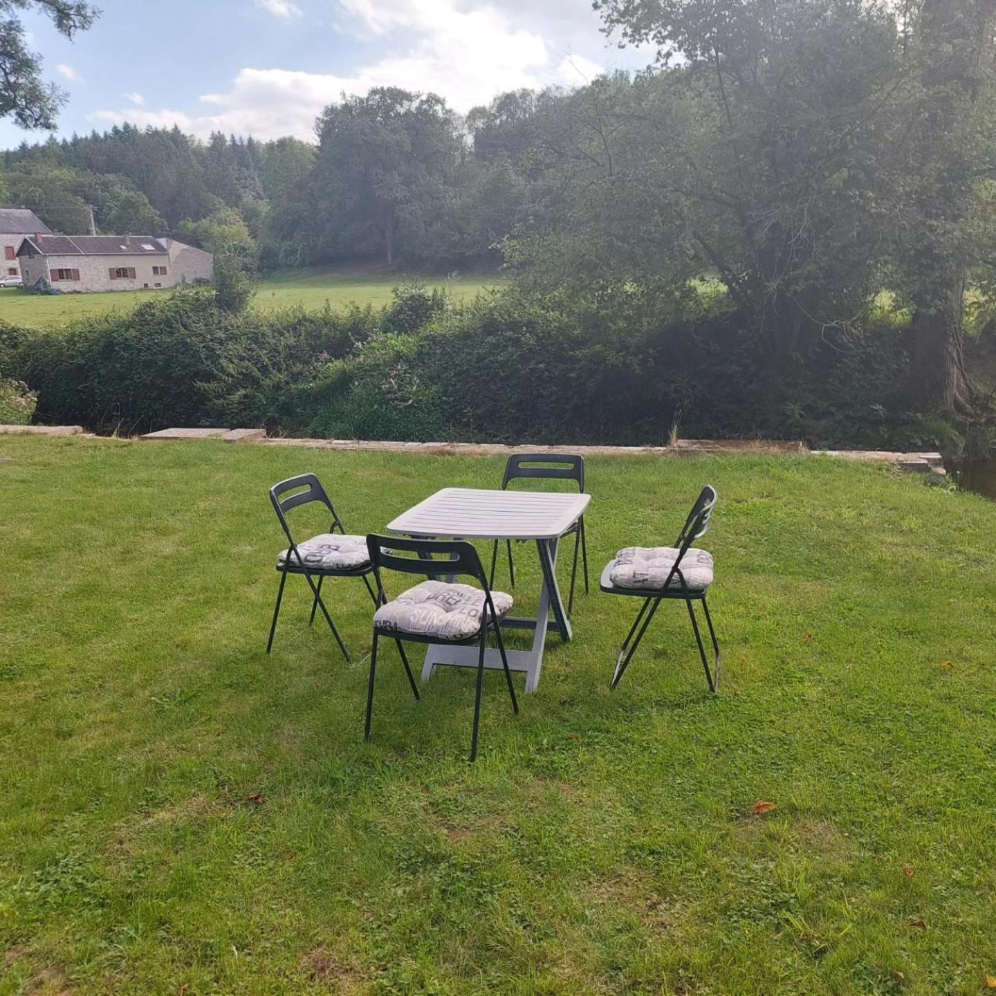 Au Doux Chardon Bed & Breakfast Durbuy Exterior foto