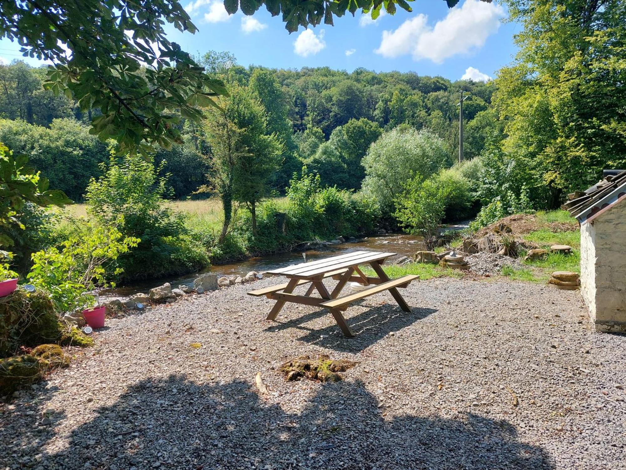 Au Doux Chardon Bed & Breakfast Durbuy Exterior foto