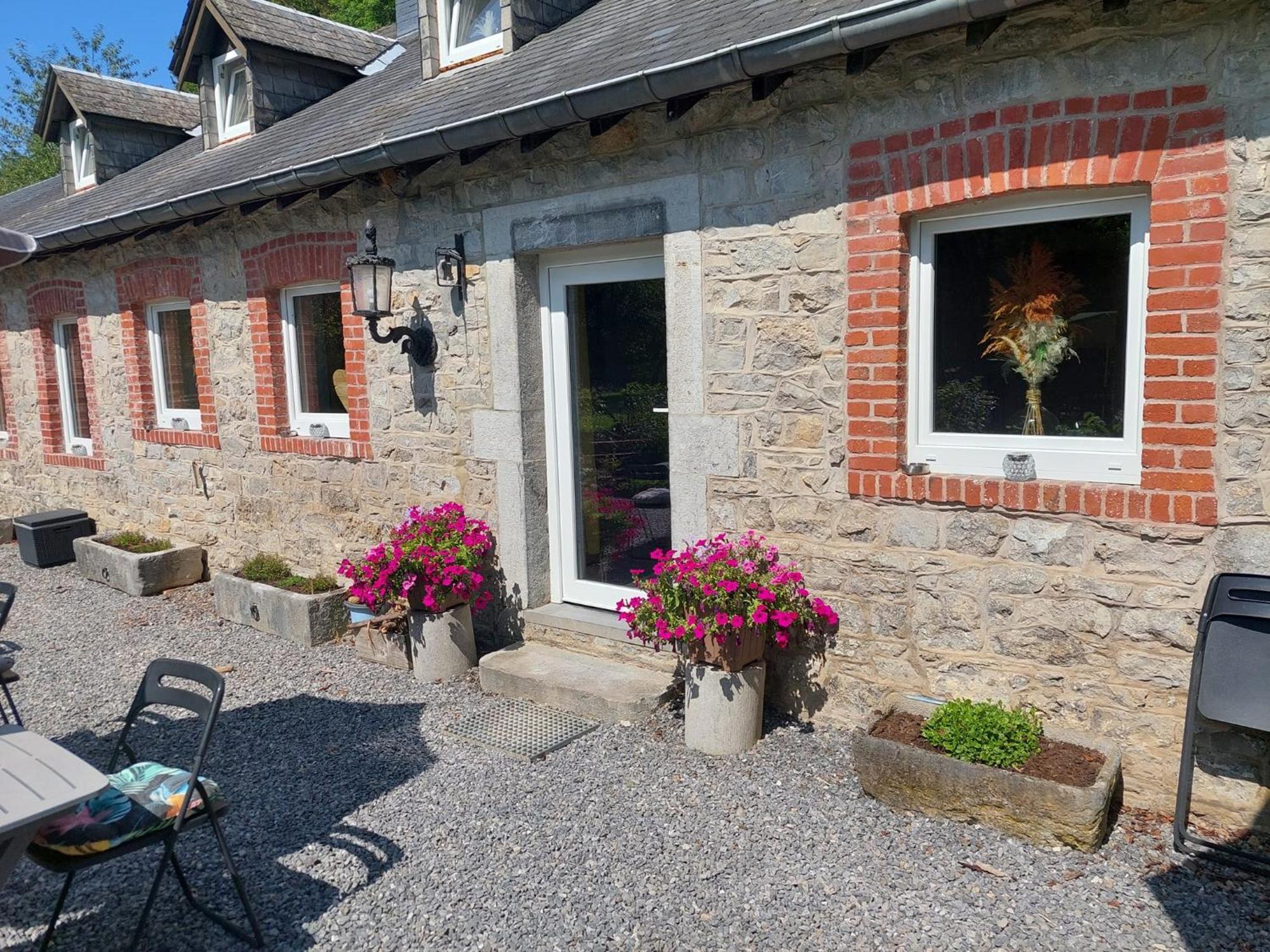 Au Doux Chardon Bed & Breakfast Durbuy Exterior foto